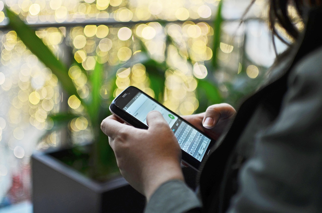 The Friend Who Texts First: On the Quiet Power of Small Reaching Out